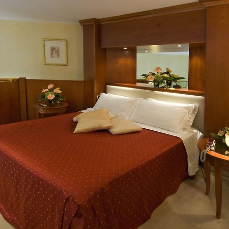 As Hotel Монца Номер фото