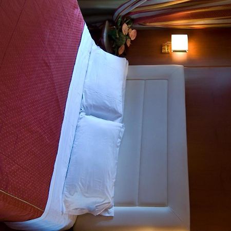 As Hotel Монца Экстерьер фото