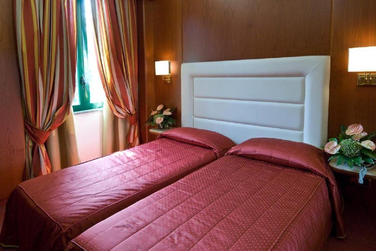 As Hotel Монца Экстерьер фото